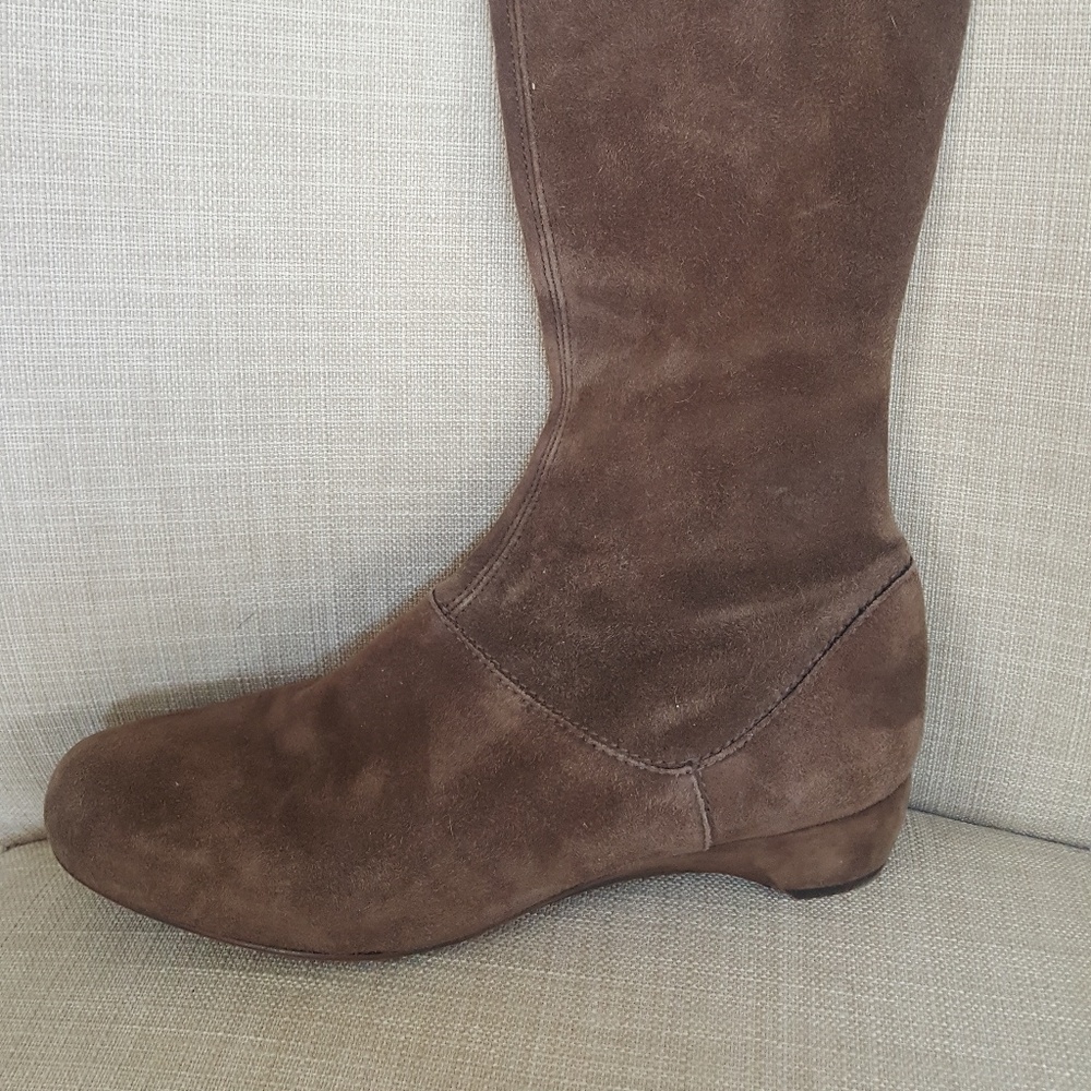 Stuart Weitzman mid calf